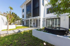 Beautiful On whtsapp ! check the number from the photos! Near the beach !Villla!